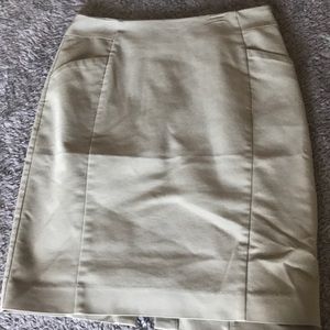H&M olive pencil skirt sz 8 US